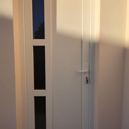 Central Studio Apartment Пула Екстериор снимка