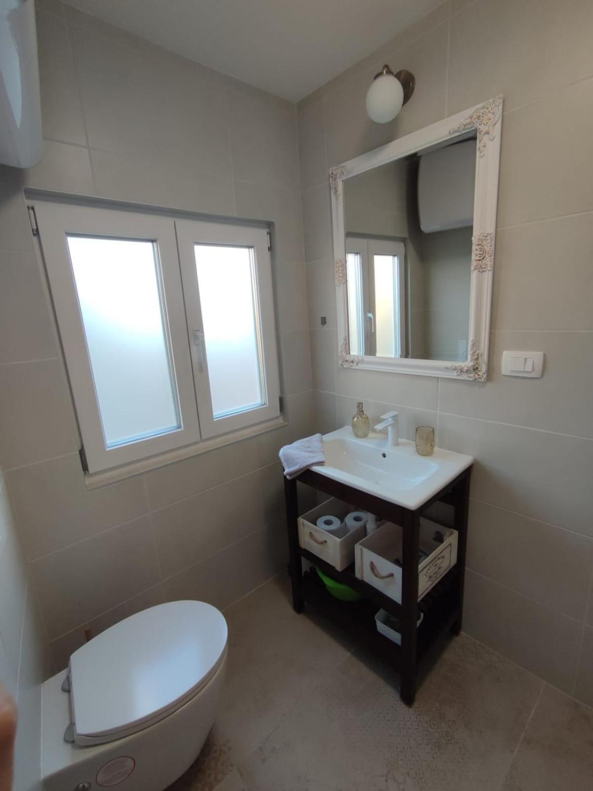 Central Studio Apartment Пула Екстериор снимка