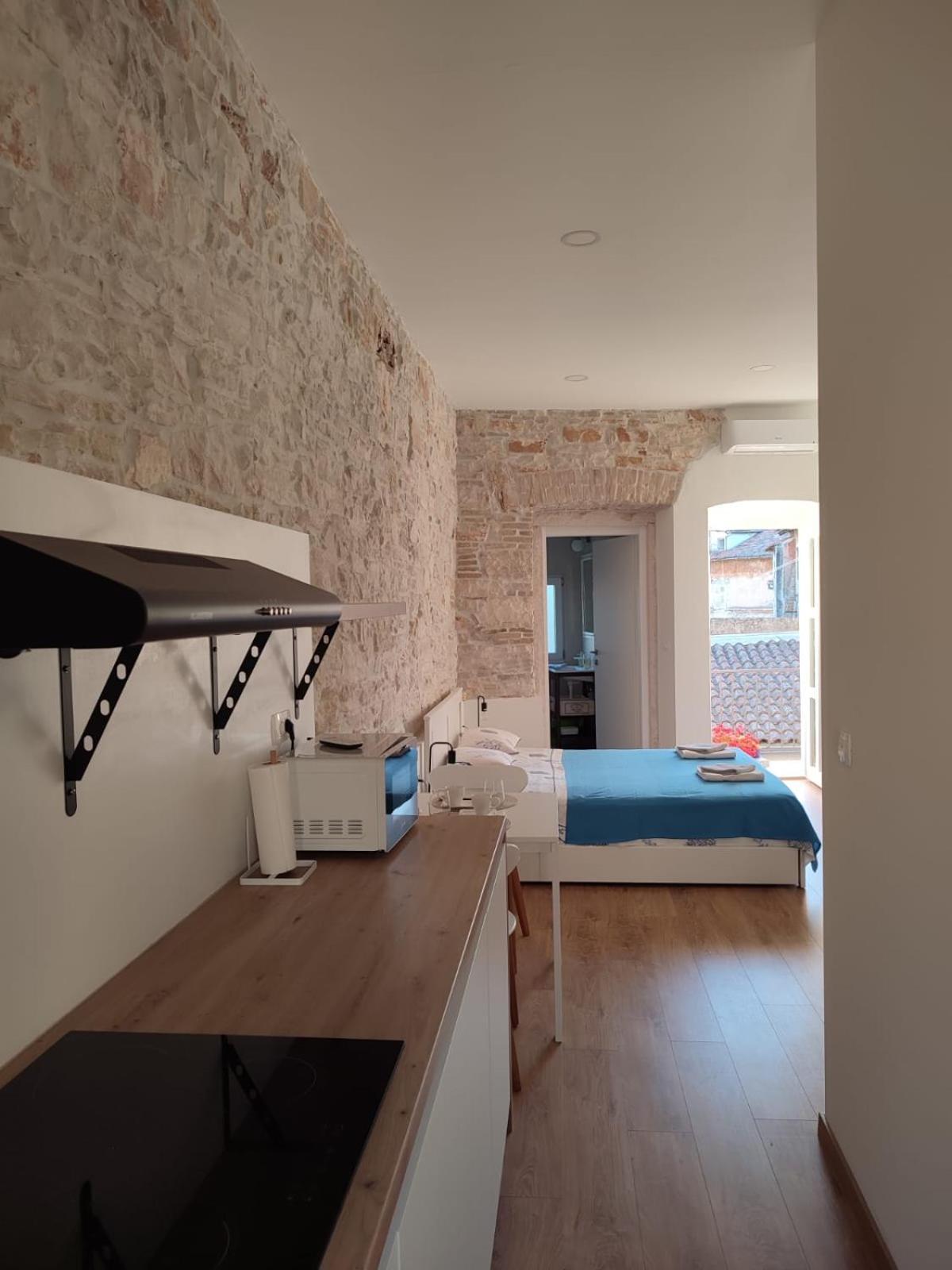 Central Studio Apartment Пула Екстериор снимка