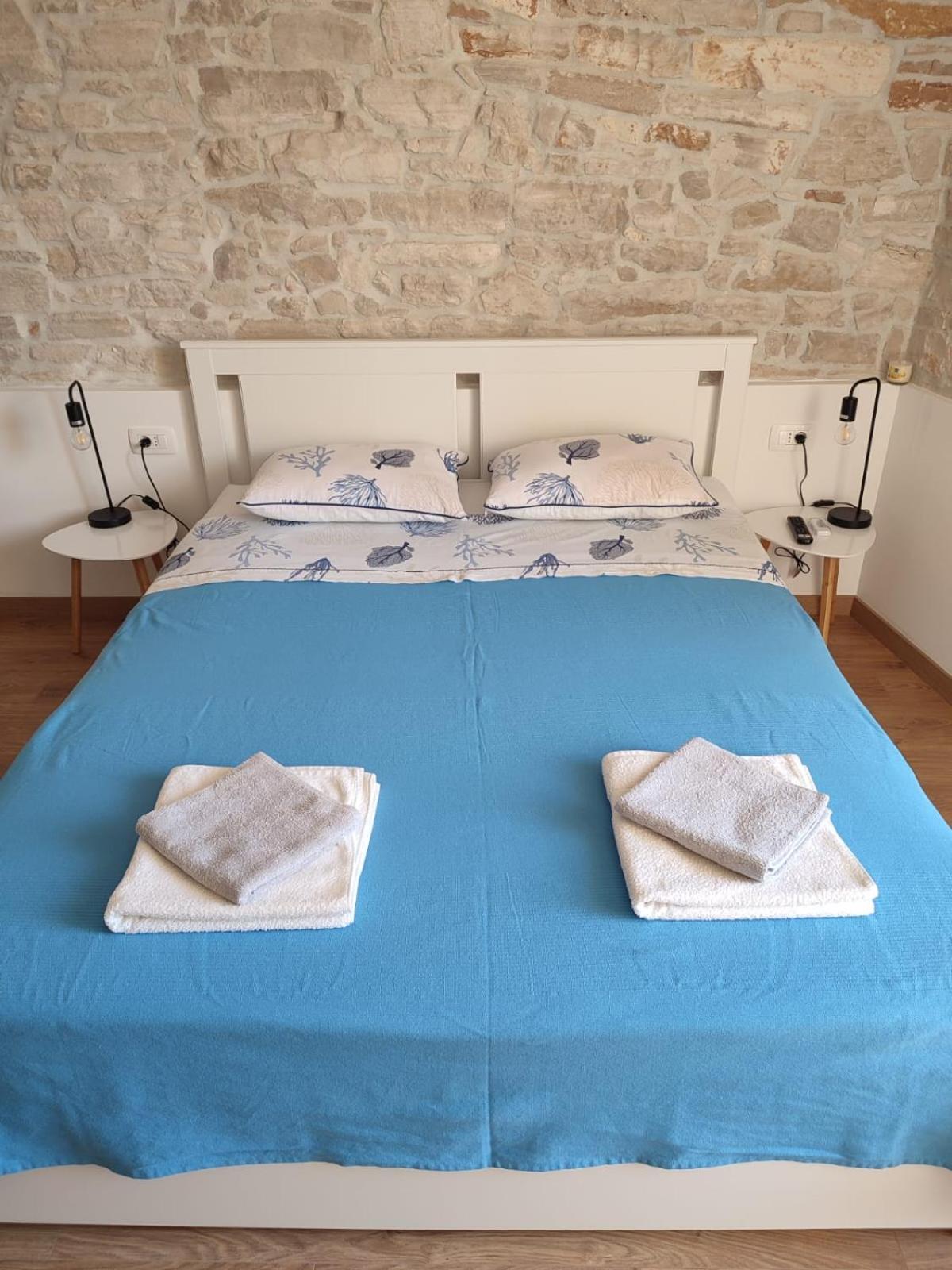 Central Studio Apartment Пула Екстериор снимка
